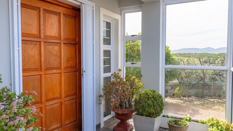 3 Bedroom Property for Sale in Perlemoenbaai Western Cape
